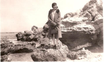 Αχειροποιητου, 6 Απριλίου 1930